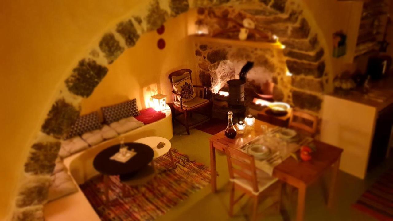 Anna House *